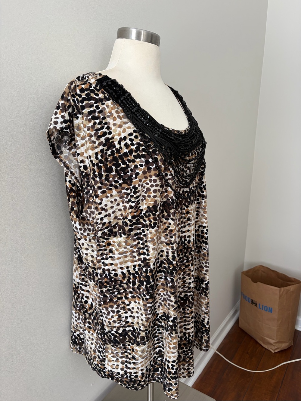 Vintage Cato Animal-Print Scoop Neck Top Attached Beaded Neck 18/20W Y2K Style - Picture 6 of 13